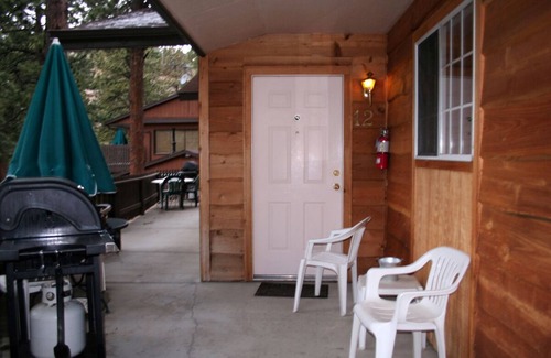 Estes Park Chalet De Esquí | Mountain style one bedroom with fireplace