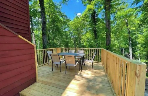Bryson City Apartamento | MOUNTAIN SUITE on the 2nd floor of a 2story Duplex