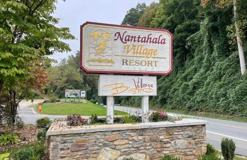 Bryson City Apartamento | MOUNTAIN SUITE on the 2nd floor of a 2story Duplex