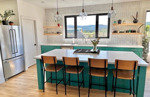 East Glacier Park Village Casa | Mountain Time House, Newly Built, Unobstructed Mountain View’s