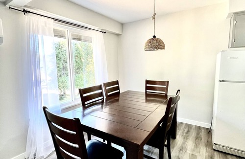 Port Alice Apartamento | Mountain Top Floor Suite *Pet Friendly 2 Bedroom 1 Bath