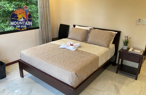 Manuel Antonio Hotel | Mountain Top Park Hotel
