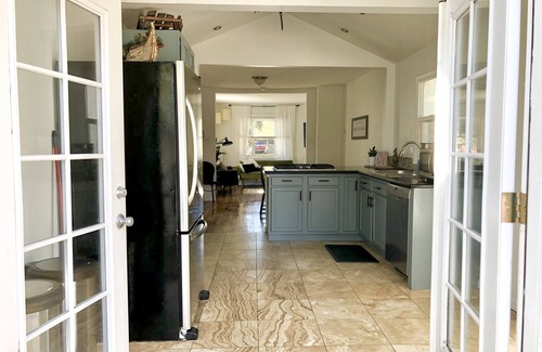 East Colorado Springs Casa | ☆ Mountain Topaz Getaway☆ Private Home Near Downtown, New Luxury Shower