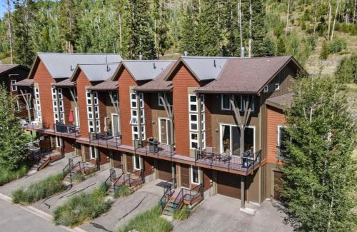 Rendezvous Casa | Mountain Townhome W Balcony & Bbq