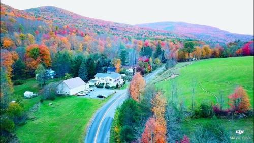 Maplecrest Cama Y Desayuno | Mountain Treasure Bed and Breakfast