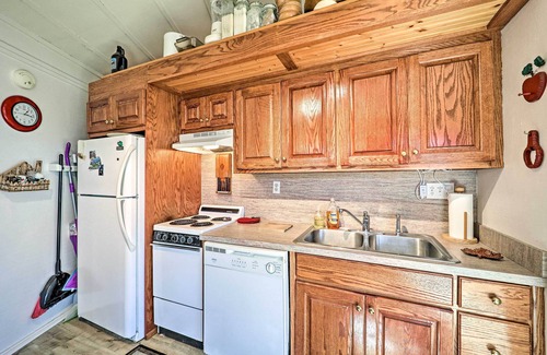 Beech Mountain Cabaña | Mountain Treehouse: A Unique Hilltop Hideaway