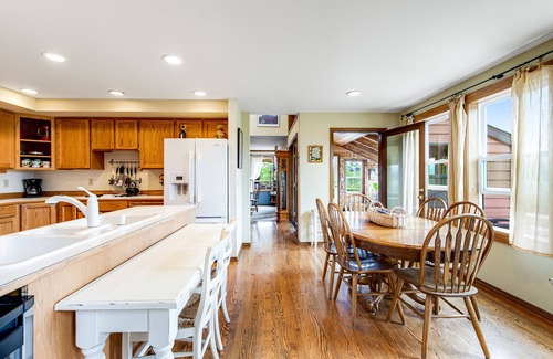 Enumclaw Casa | Mountain & Valley View Home with Private Hot Tub, Large Deck, 2 Gas Fireplaces
