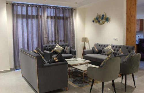 Kumarhatti Apartamento | Mountain & Valley View Luxury 2 BHK Kasauli