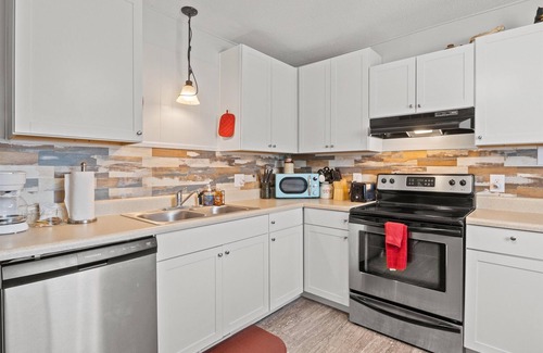 Wake County Casa | Mountain Vibes - Pleasant Serene Private Townhome