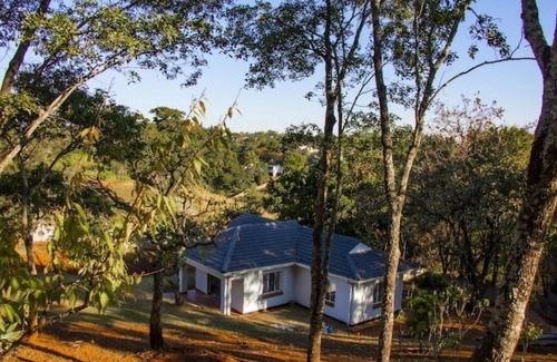 Harare East Casa | Mountain View 2 Bedroom House Holiday Home