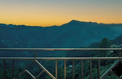 Shimla Casa | Mountain View 2BHK | Humble Homestay | 8km Mall