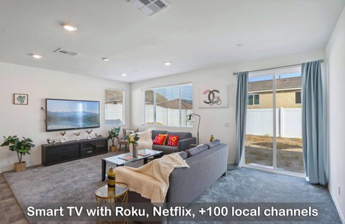Sun City Casa | Mountain View 4-Bedroom House in Menifee, Spacious, Ranch-Style, 12 Guests Max