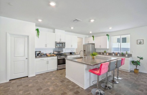 Sun City Casa | Mountain View 4-Bedroom House in Menifee, Spacious, Ranch-Style, 12 Guests Max