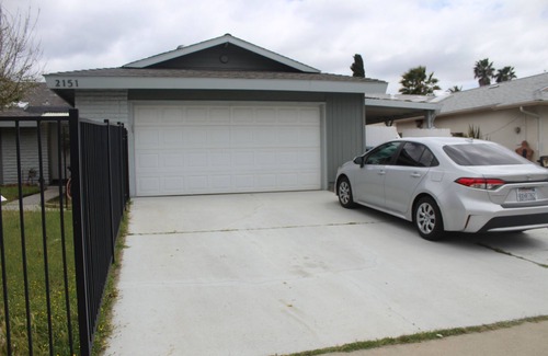 Midway Casa | Mountain view and only 5 min drive to Dixon Lake. Clean, quiet and safe place.