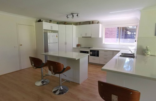 Catalina Casa | Mountain View Beach House Near Batemans Bay