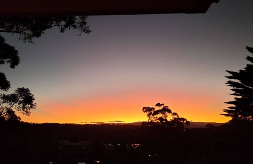Catalina Casa | Mountain View Beach House Near Batemans Bay