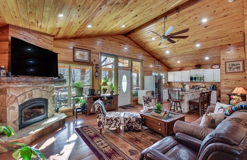 Clayton Cabina | Mountain-View Cabin ~ 2 Mi to Downtown Clayton!