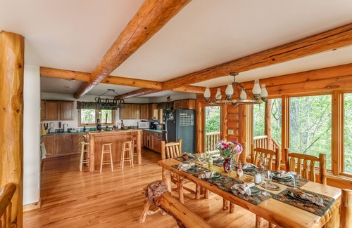 Old Fort Cabina | Mountain View Cabin near Asheville with Hot Tub