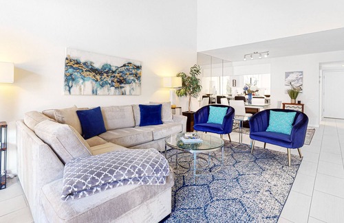 Sunrise Vista Chino Apartamento | Mountain-view condo in lovely gated community with pools, hot tubs, and tennis