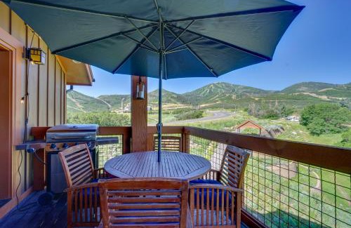 Park City Apartamento | Mountain-View Condo about 9 Mi to Park City Skiing
