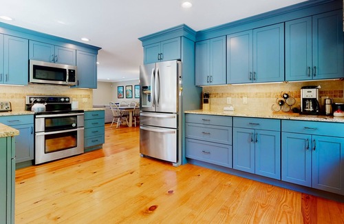 Jackson Condominio | Mountain view condo with gas fireplace, balcony, & grill - close to skiing