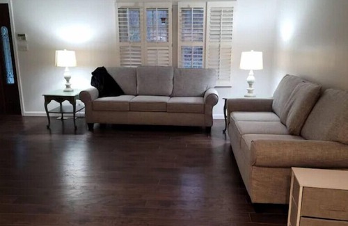 Pikeville Casa | Mountain view country home