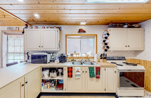 Liberty Casa | Mountain-view, dog-friendly abode with grill & W/D - near outdoor recreation