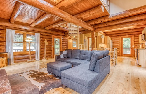 Rhododendron Casa | Mountain view, dog-friendly cabin with fireplace, washer/dryer, grill, & hot tub