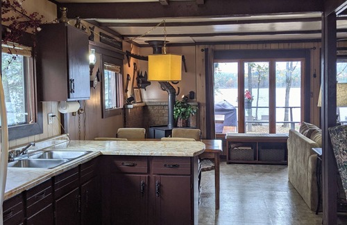 L'Isle-aux-Allumettes Chalet De Esquí | 4br Playa de arena / Vista a la montaña Cuenta de ovejas Cottage Pembroke / Petawawa / Pontiac / Outaouais