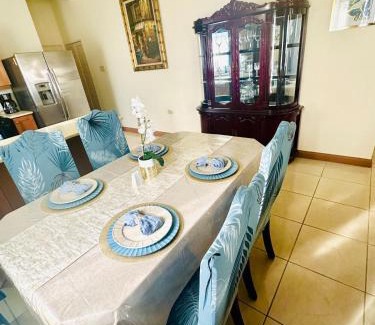 Silver Sands Casa | Mountain View Haven- 3 mins to the beach