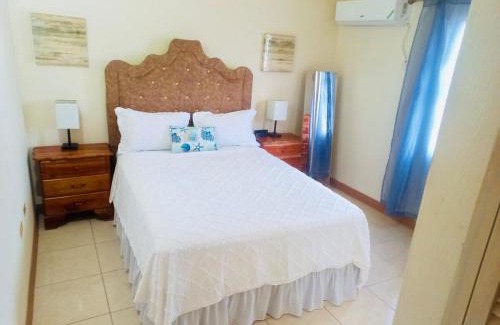 Silver Sands Casa | Mountain View Haven- 3 mins to the beach