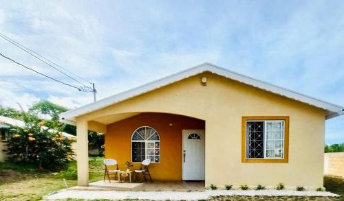 Silver Sands Casa | Mountain View Haven- 3 mins to the beach