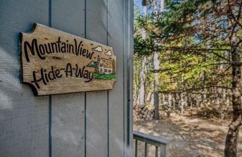 Berkeley Springs Chalet De Esquí | Mountain View Hideaway - Pet Friendly, Grill, Wifi, Fire Pit, Deck, Screen Porch, Family Friendly, Game Room, Wood Stove