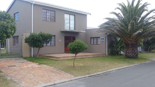 Franskraal Casa | Mountain View Holiday Home