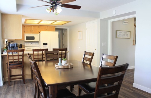 West Jordan Casa | Mountain View home, spacious, sleeps 12