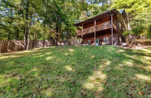 Blairsville Casa | Mountain View, hot tub, fire pit, game room