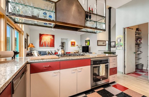 Missouri Heights Casa | Mountain-view house in Carbondale with private tennis, hot tub, deck & patio