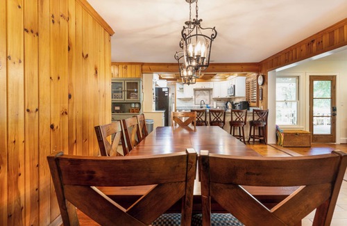 Hiawassee Casa | Mountain-View Lakefront Cabin Retreat.