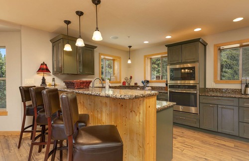 Breckenridge Casa | Mountain View Lodge: Incredible Long Stay Log Home