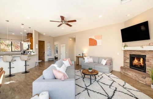 Uptown Sedona Casa | Mountain View Lookout-Uptown Walkable Red Rock Views