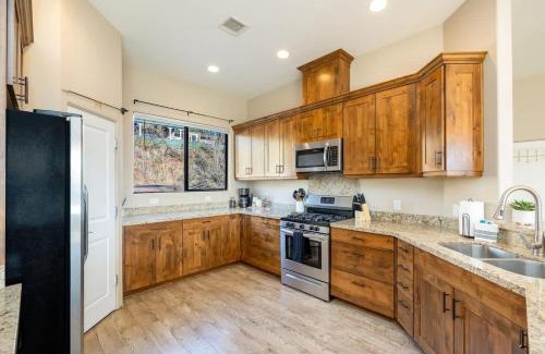 Uptown Sedona Casa | Mountain View Lookout-Uptown Walkable Red Rock Views