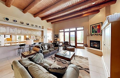 Santa Fe Casa | Mountain-View Magic