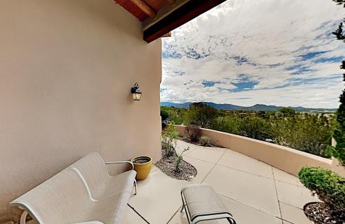 Santa Fe Casa | Mountain-View Magic