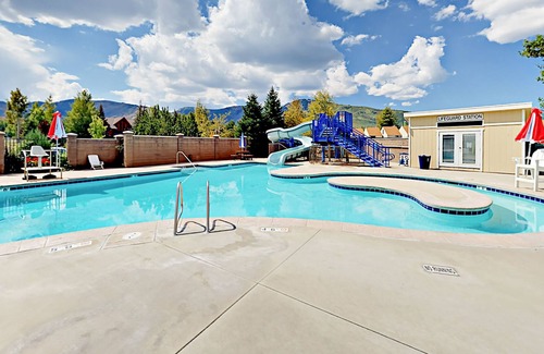 Park Meadows Condominio | Mountain-View Park Meadows Condo - Walk to Rec Center & Shuttle Stop