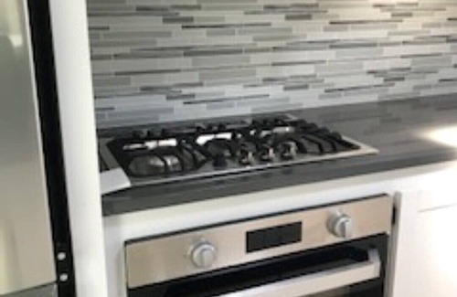 Regional District of Nanaimo Casa | Mountain View Retreat (Luxury RV, modern and mountain view)