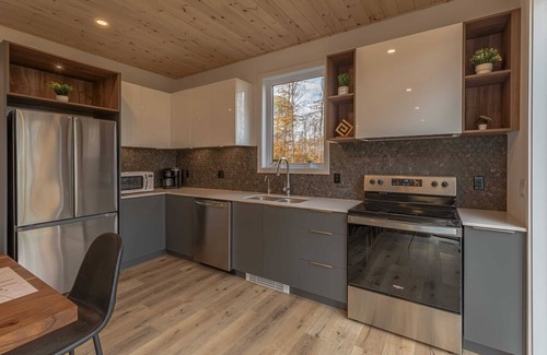 La Conception Chalet De Esquí | Mountain View Retreat with Private Hot Tub & Pool