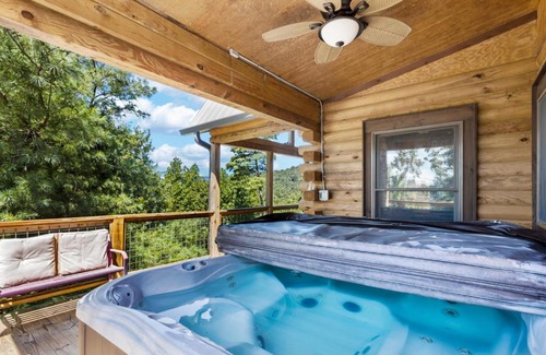 Lenoir Casa | Mountain View Retreat