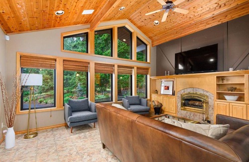 Rhododendron Casa | Mountain View Retreat