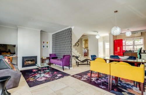 Cape Town City Centre Apartamento | Mountain View Townhouse in De Waterkant 209 DWP