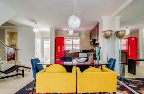 Cape Town City Centre Apartamento | Mountain View Townhouse in De Waterkant 209 DWP